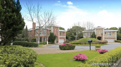 引领着来的惊羡目光